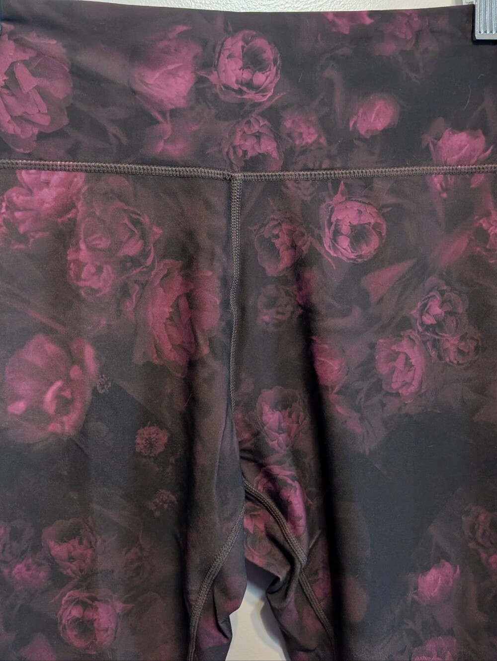 Dark Floral Leggings